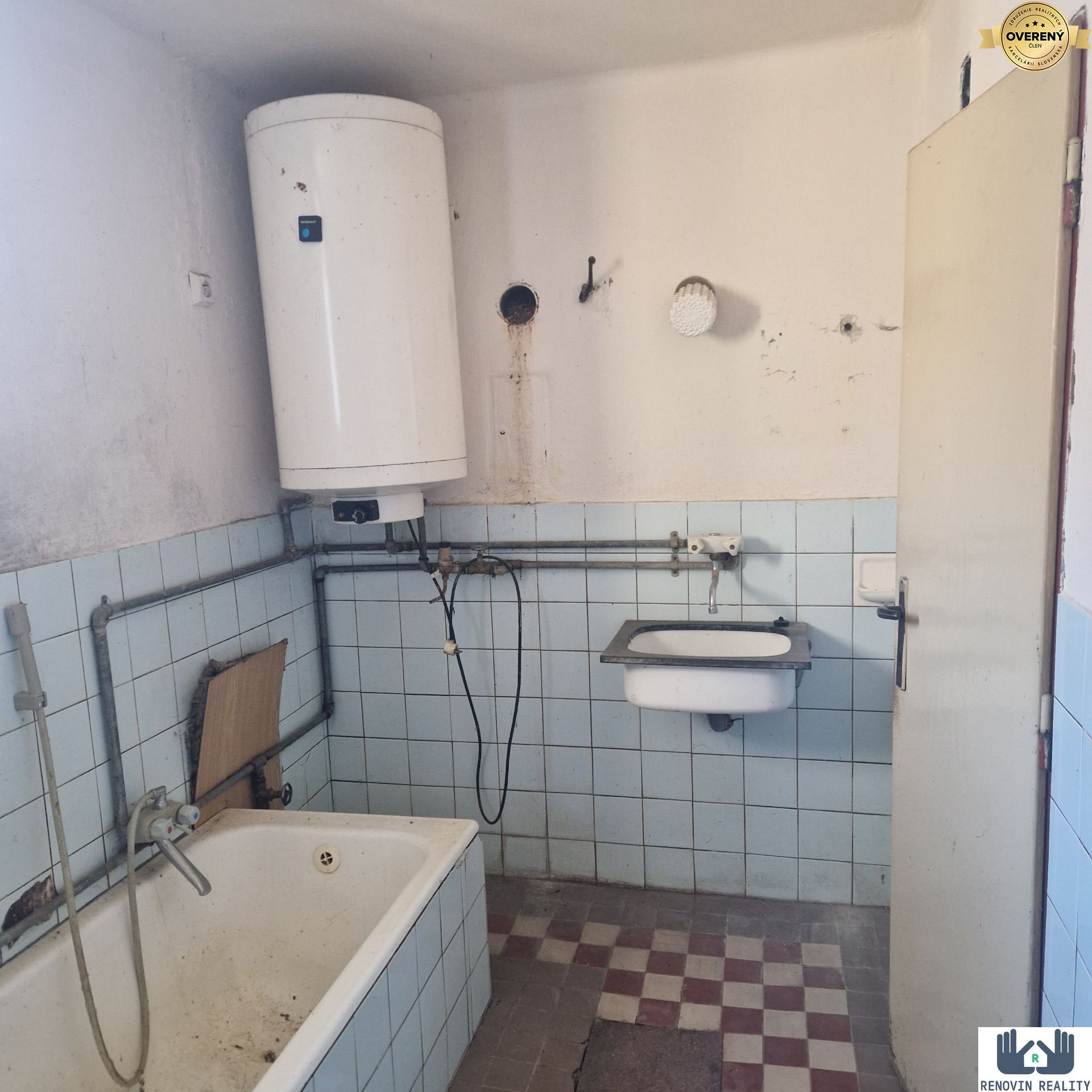 Rodinný dom Kozí Vrbovokkúpelňa.jpg