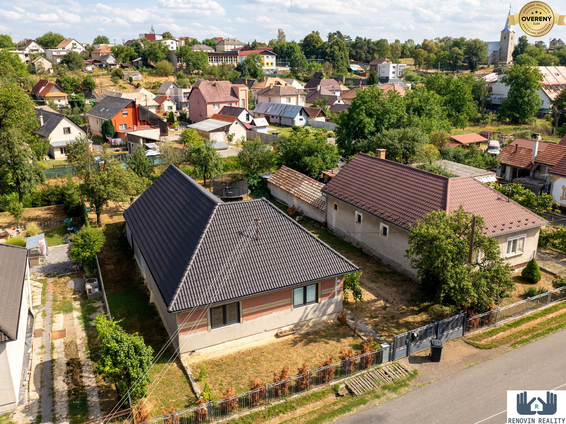 Moderné a štýlové bývanie v kompletne zrekonštruovanom rodinnom dome – Bzovík