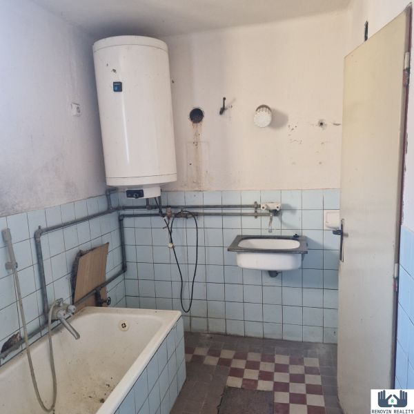 Rodinný dom Kozí Vrbovokkúpelňa.jpg